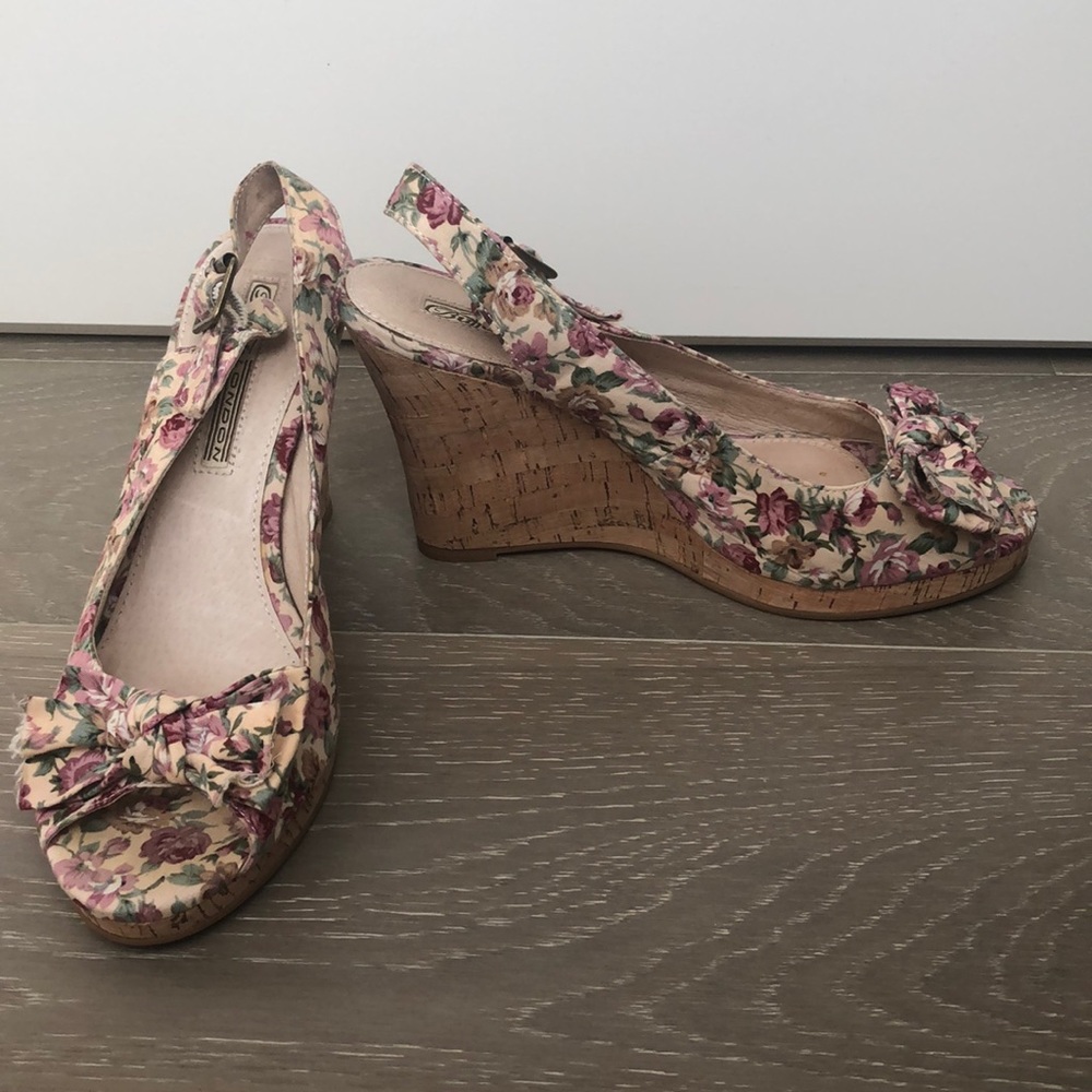 Floral Wedges